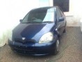 Toyota Vitz azul